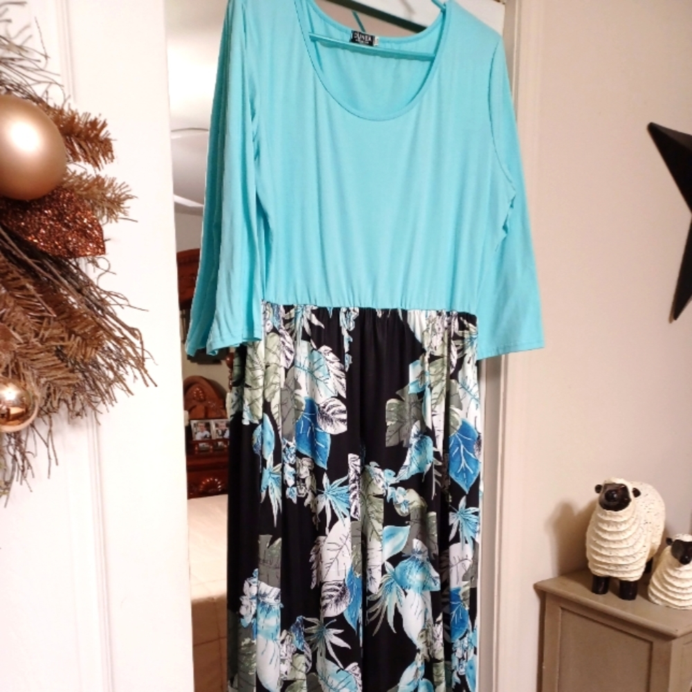 Beautiful Tiffany blue long dress with pockets worn 1 time excellent condition